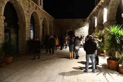 Kod nas doma 3 lazareti predstava 29.12.2022. by HC 35.JPG